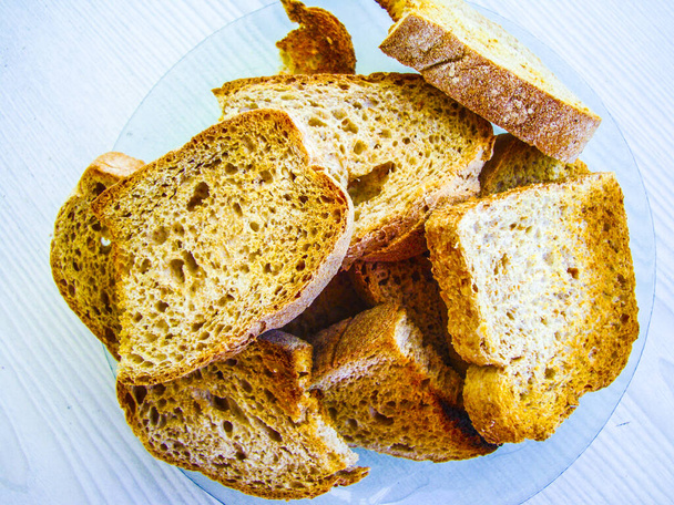 toast ontbijt volkorenbrood roggebrood tarwebrood eten  - Foto, afbeelding
