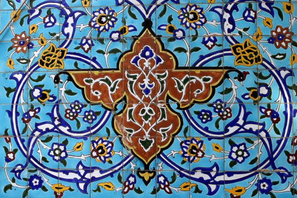 kleurrijke detail van Iraanse moskee in dubai - Foto, afbeelding
