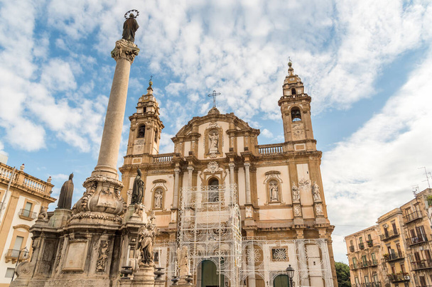 Aziz Dominic Kilisesi 'nin cephesi ve tarihi Palermo, Sicilya, İtalya' da Lekesiz Gebelik 'in köşesi. - Fotoğraf, Görsel