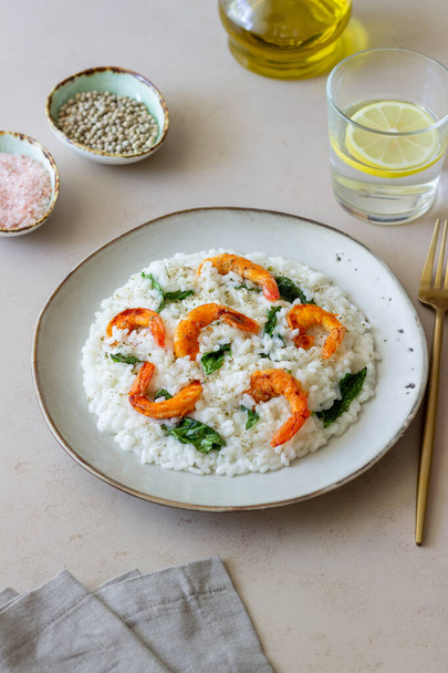 Risotto with shrimps and spinach. Healthy food. Vegetarian food - Fotografie, Obrázek