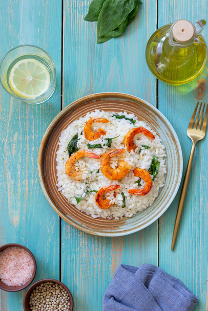Risotto with shrimps and spinach. Healthy food. Vegetarian food - Fotografie, Obrázek