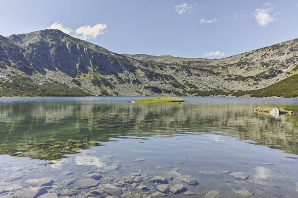 Пейзаж Вонючего озера (Smradlivoto Lake), гора Рила, Болгария - Фото, изображение