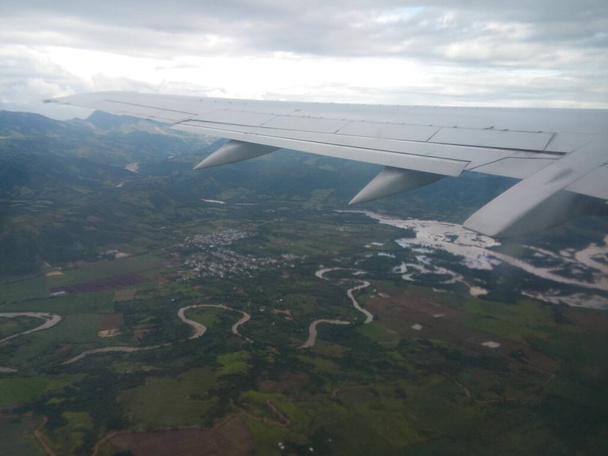 Vista de paisaje tomada desde un avion - Фото, изображение
