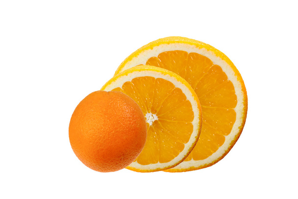 白い背景の上成熟したオレンジのセグメント - 写真・画像