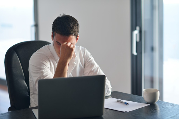 Frustrated young business man - Фото, зображення