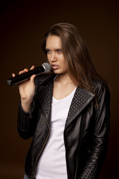 Singing Woman with Microphone81 - Fotó, kép