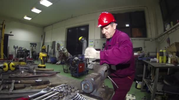 Service d'atelier de maintenance
 - Séquence, vidéo