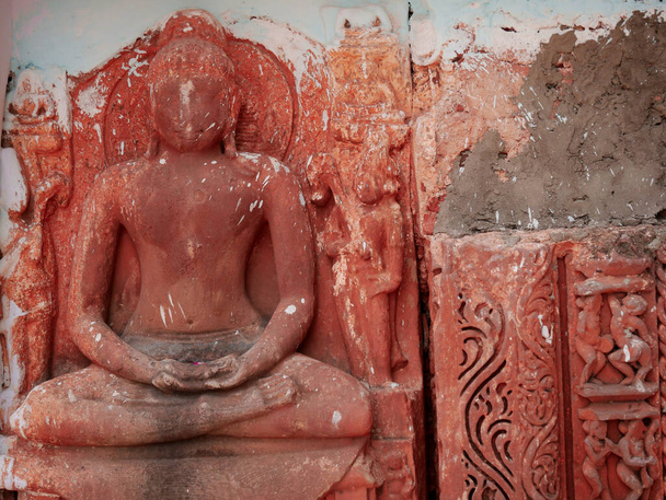 Belle idole du dieu hindou seigneur Mahaveer dans kanhwara temple shiva katni, Madhya Pradesh, Inde. - Photo, image