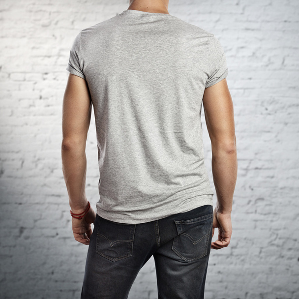 Man wearing t-shirt - Zdjęcie, obraz