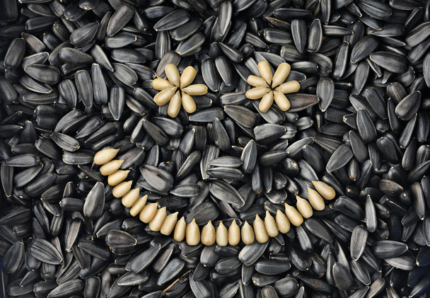 Семена подсолнуха улыбаются
 - Фото, изображение