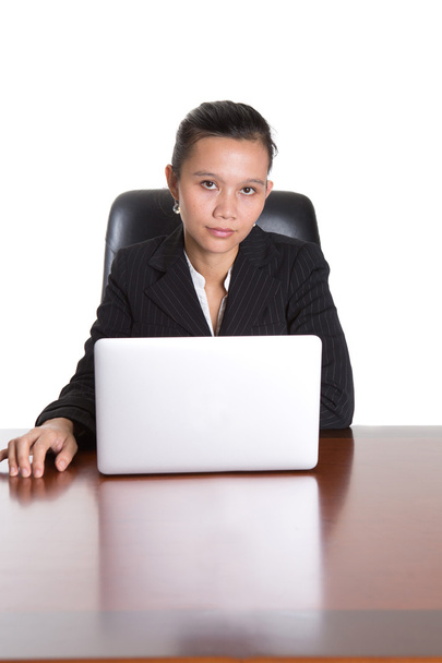 Asiática empresaria en su oficina escritorio
 - Foto, Imagen