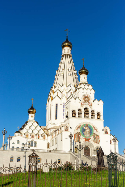 Temple-memorial in honor of All Saints. Orthodox church. - Zdjęcie, obraz
