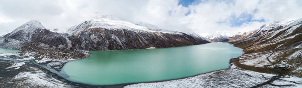 Aerial view of glacier mountains and lagoon in Tibet,China - Foto, immagini