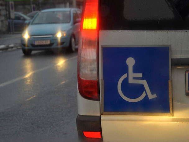 транспортний засіб для транспорту та мобільності інвалідів
 - Фото, зображення