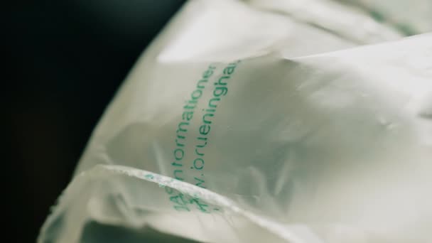 Matériau d'emballage protecteur pour colis et emballage d'articles fragiles et délicats - Séquence, vidéo