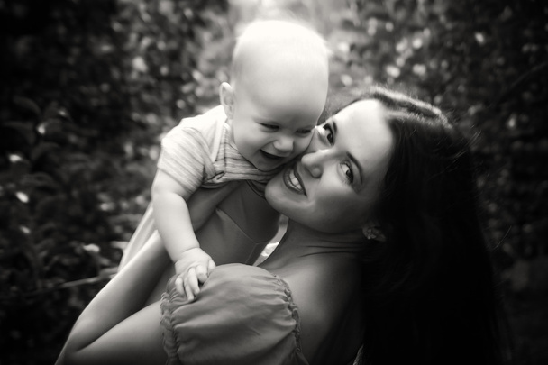 mother and child smiling - Zdjęcie, obraz