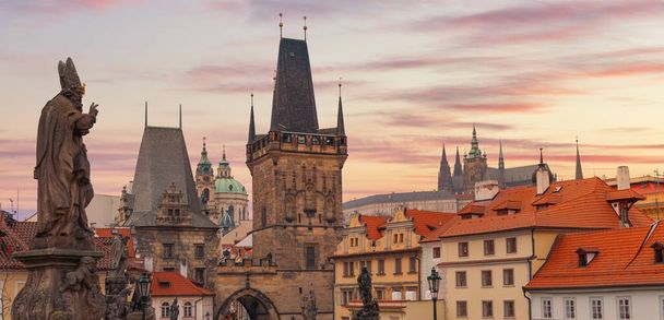 Praga - Puente Charles, República Checa. paisaje pintoresco - Foto, imagen
