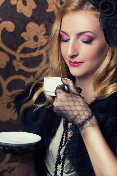 Woman drinking coffee - Foto, immagini
