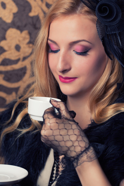 Woman drinking coffee - Фото, зображення