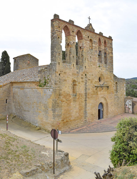Iglesia Romanica San Esteban de Peratallada Girona Spai - Fotografie, Obrázek