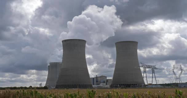 Centrale nucléaire de Dampierre en Burly, Loiret, France - Séquence, vidéo