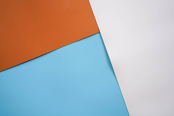 abstrakcyjne tło arkuszy papieru na niebieskim pastelowym kolorze - Zdjęcie, obraz