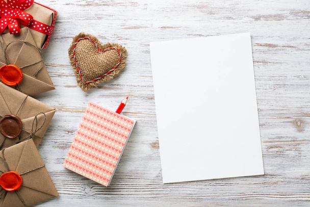 Flat lay cute composition with fabric heart - Foto, immagini
