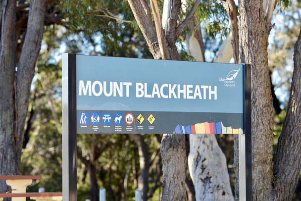 Знак на горі Блекхіт у Блакитних горах на захід від Сіднея (Австралія). - Фото, зображення