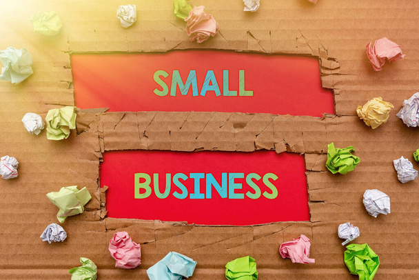 Conceptuele weergave Small Business. Business idee een geïndividualiseerd bedrijf bekend om zijn beperkte omvang Forming New Thoughts Ontdek verse ideeën Aanvaarden van wijzigingen - Foto, afbeelding