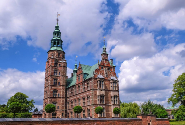 コペンハーゲン,デンマークのローゼンボルグ城またはスロット - 写真・画像