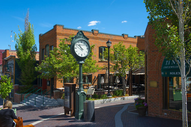 Historic Park City street clock at 430 Main Street in historic downtown Park City, Utah UT v Brně, USA.  - Fotografie, Obrázek