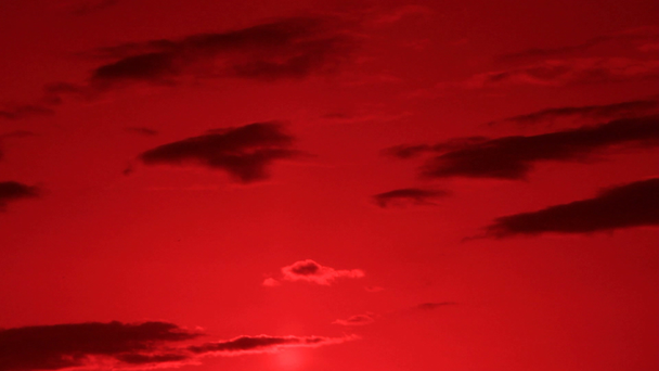 czerwone niebo ciemności - Materiał filmowy, wideo