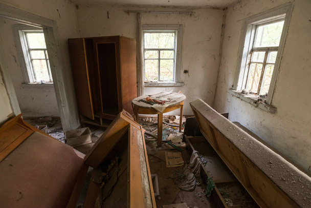 Inside abandoned house in village Semikhody in Chernobyl zone, abandoned things - Fotoğraf, Görsel
