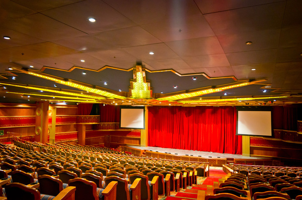 Bela vista do elegante salão de teatro tradicional
 - Foto, Imagem