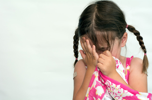 Little girl cry - Фото, зображення