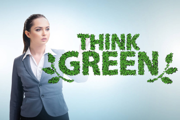 Grünes ökologisches Konzept mit Unternehmerin denken - Foto, Bild