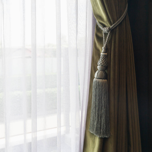 luxus függöny nyakkendő vissza részleteket, belsőépítészeti dekoráció koncepció - Fotó, kép