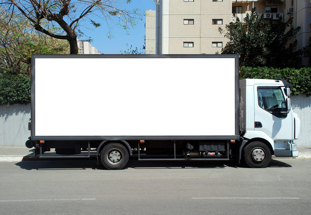 Üres fehér jel egy teherautó - Fotó, kép
