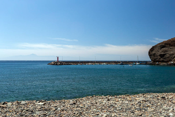 Город Пуэрто-де-ла-Альдеа, Гран-Канария с островом Тенерифе на заднем плане, Канарские острова, Испания - Фото, изображение