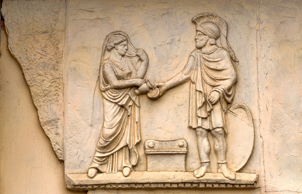 古代ギリシャ神話から石造りのファサード屋外装飾シーン - 写真・画像