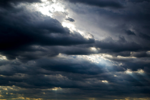Tempo nuvoloso, cielo, cielo in nuvole, cielo straordinario - Foto, immagini