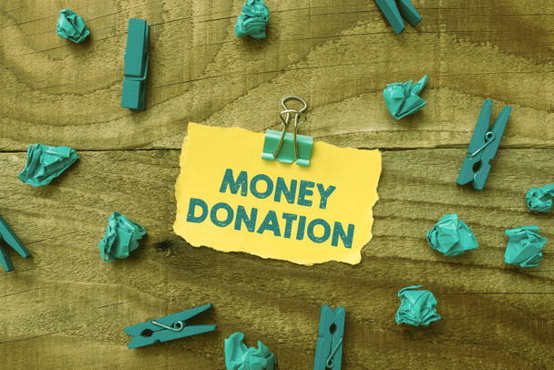 テキストマネー寄付を表示する書き込み。インターネットの概念協会に提供される現金の形での慈善援助カラフルなパースペクティブ積極的な思考創造的なアイデアとインスピレーション - 写真・画像