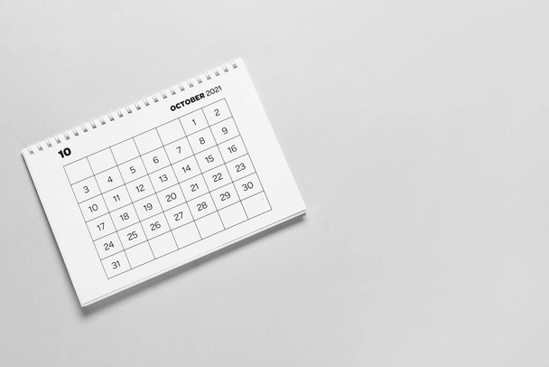 Flip Paper Kalender auf hellem Hintergrund - Foto, Bild