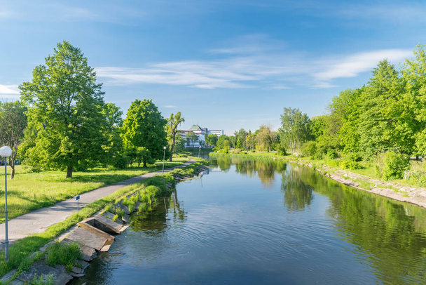 Summer view on Gwda river in city center of Pila, Poland. - Foto, Imagen