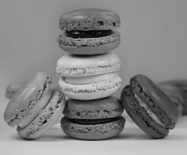 appetizing and beautiful macaroons on the background - Foto, immagini