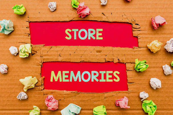 Handschrift Store Memories. Bedrijfsoverzicht een proces van het invoeren en opslaan van eerder verkregen gegevens Nieuwe gedachten vormen Nieuwe ideeën ontdekken Wijzigingen accepteren - Foto, afbeelding