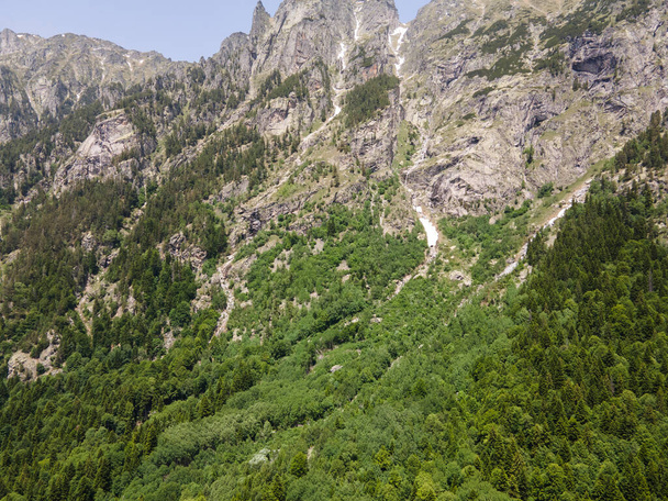 Aerial view of Rila Mountain near Kirilova Polyana (Cyril meadow), Kyustendil region, Bulgaria - Foto, Bild