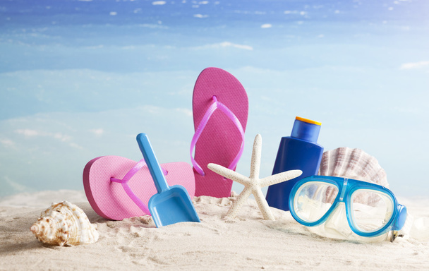 Beach accessories. Concept of summer vacations - Foto, afbeelding