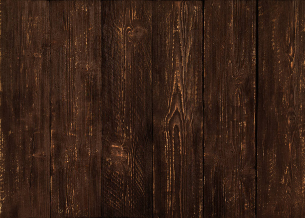 Vieille texture naturelle en bois foncé. Les planches grossièrement finies utilisent pour le fond. Bois avec noeuds et fissures. - Photo, image
