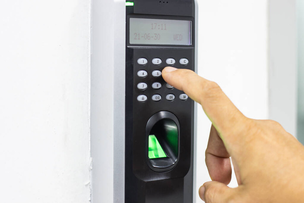 FINGER SCAN SYSTEMS VERIFICATION FOR DOOR  - Photo, Image